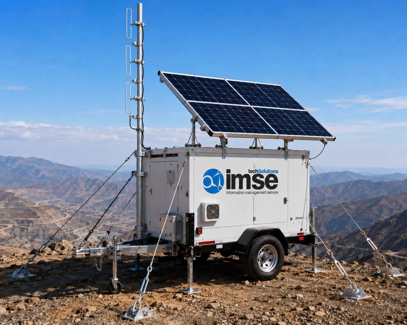 Carro de comunicaciones IMSE con mástil y energía autónoma en montaña